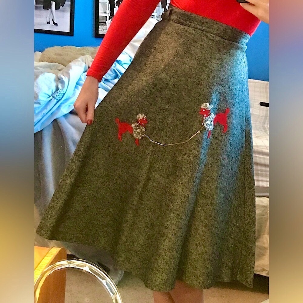 Vintage 1950s Poodle Skirt Gray & Red Felt Wool Rhinestones Chain 24 Waist AS IS